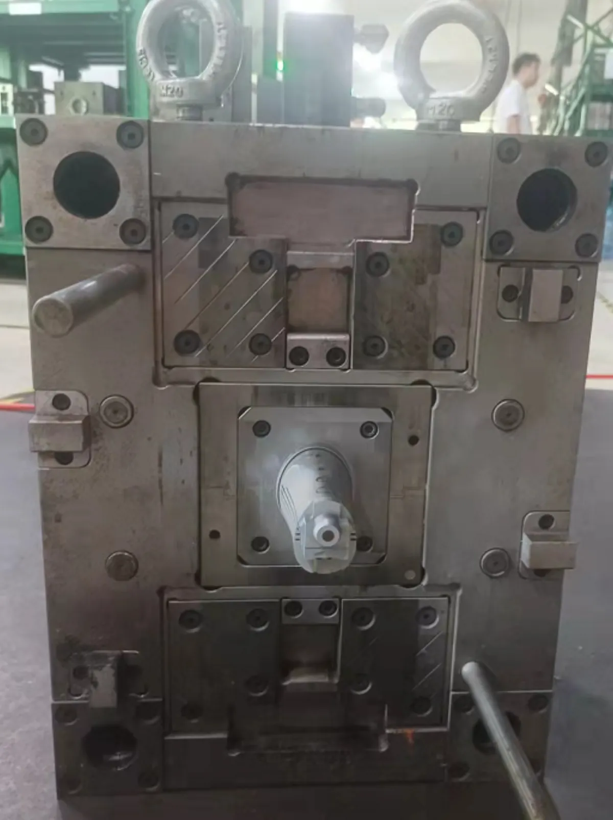 冲牙器大身模具